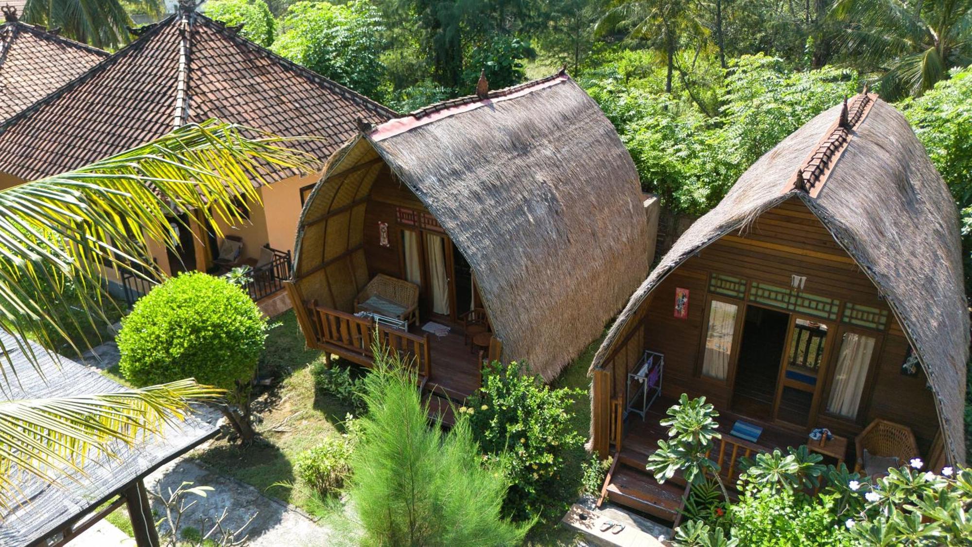 Bunga Bungalows Gili Meno Exterior photo
