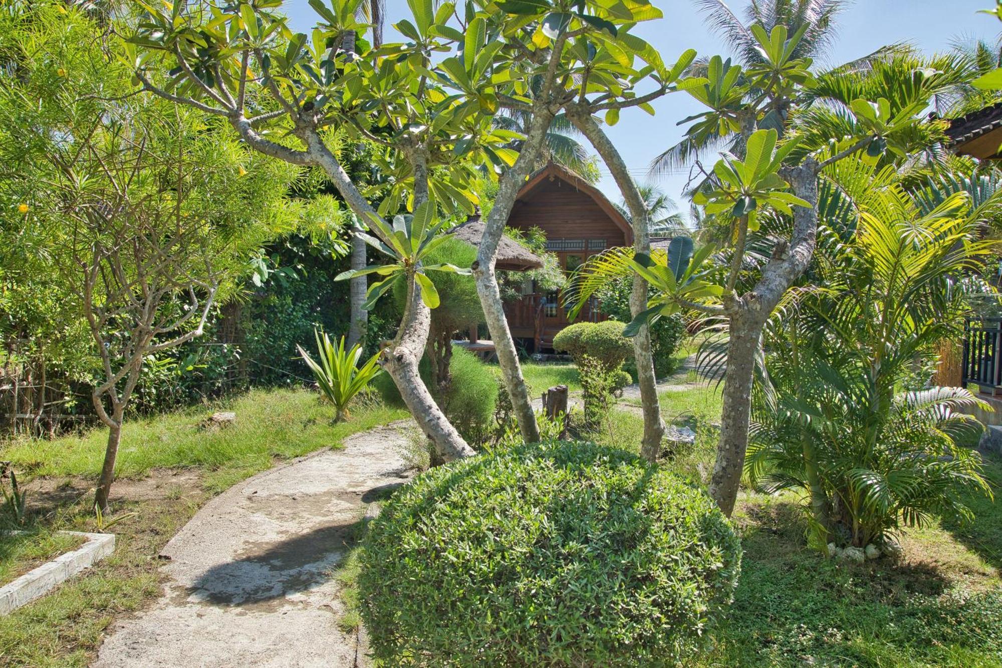 Bunga Bungalows Gili Meno Exterior photo
