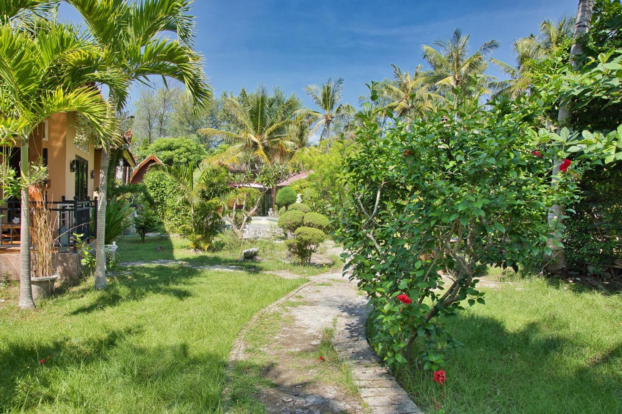 Bunga Bungalows Gili Meno Exterior photo